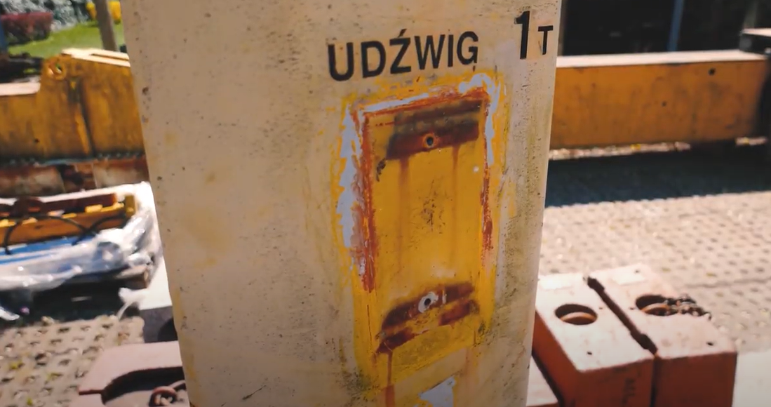 Anti-corrosion protection and painting of a crane metal component with RD-Elastometal and RD-Monoguard